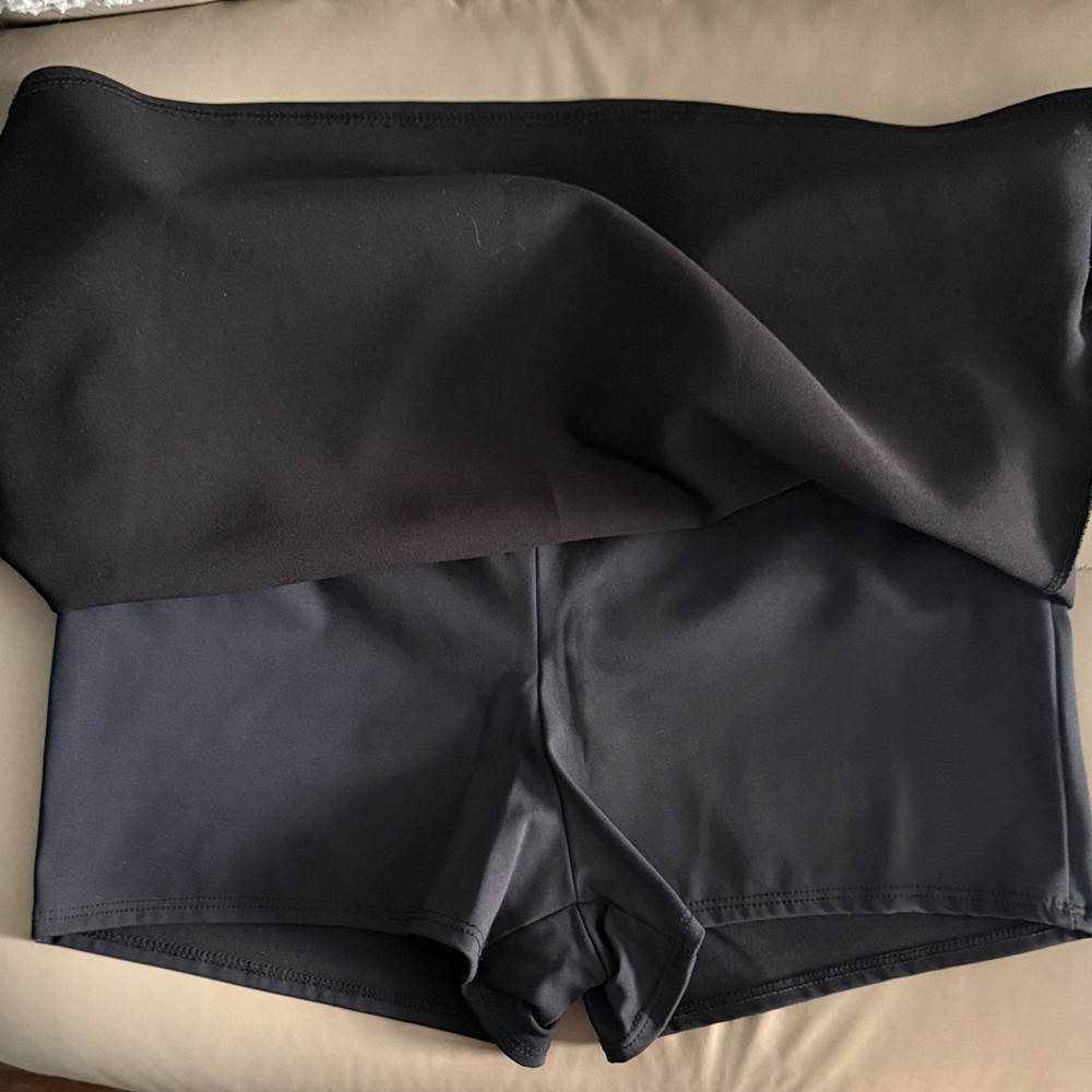 Kendall Black Women's Skort size medium reg length - Picture 4 of 4